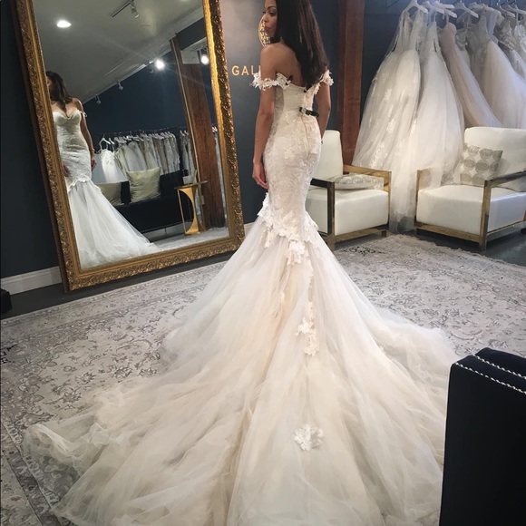 -SOLD- Galia Lahav Tony Gown size 4 -SOLD- - Picture 1 of 12